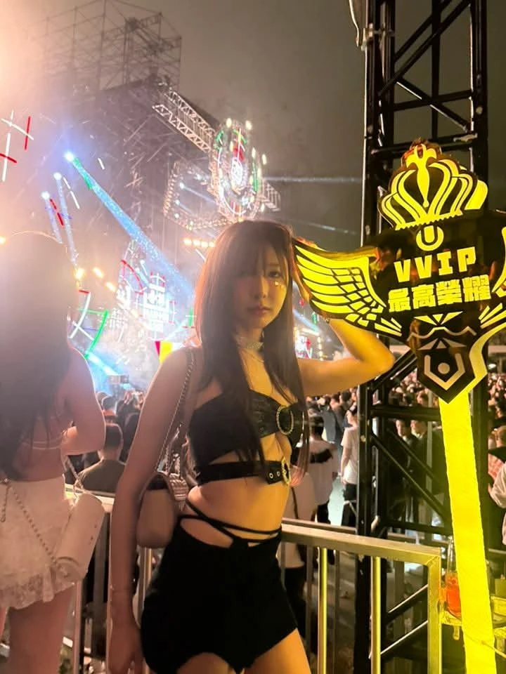 Gorgeous Janice – South Korean escort in Seoul — 7 / 8