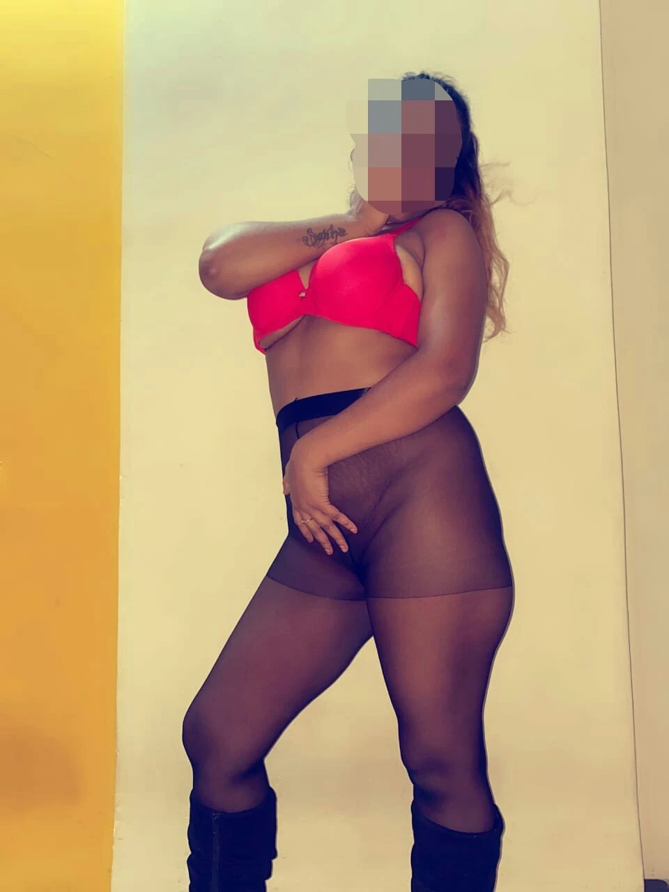 SexyShreya-CAM & Real meets – Indian escort in Mumbai — 2 / 10