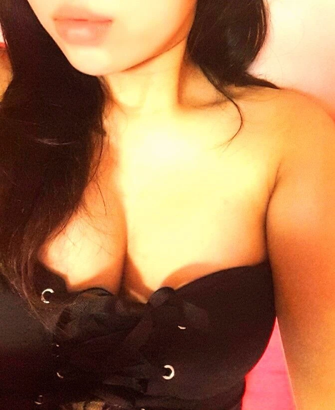 Mimi – South Korean escort in Seoul — 2 / 3
