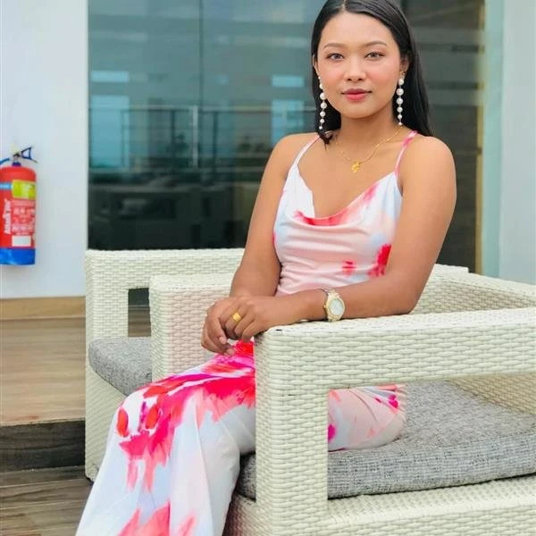 Rinku – Nepalese escort in Hyderabad — 2 / 4