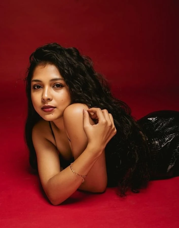 Riya Singh – Indian escort in Pune — 2 / 4
