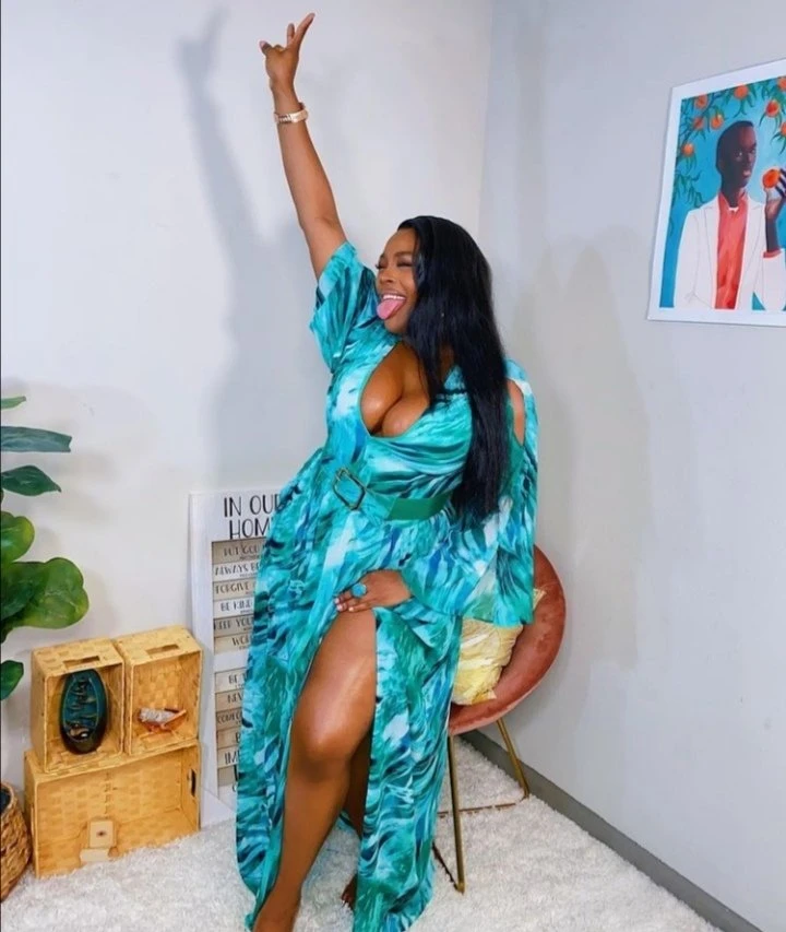 Roxy – Rwandan escort in Beirut — 5 / 8
