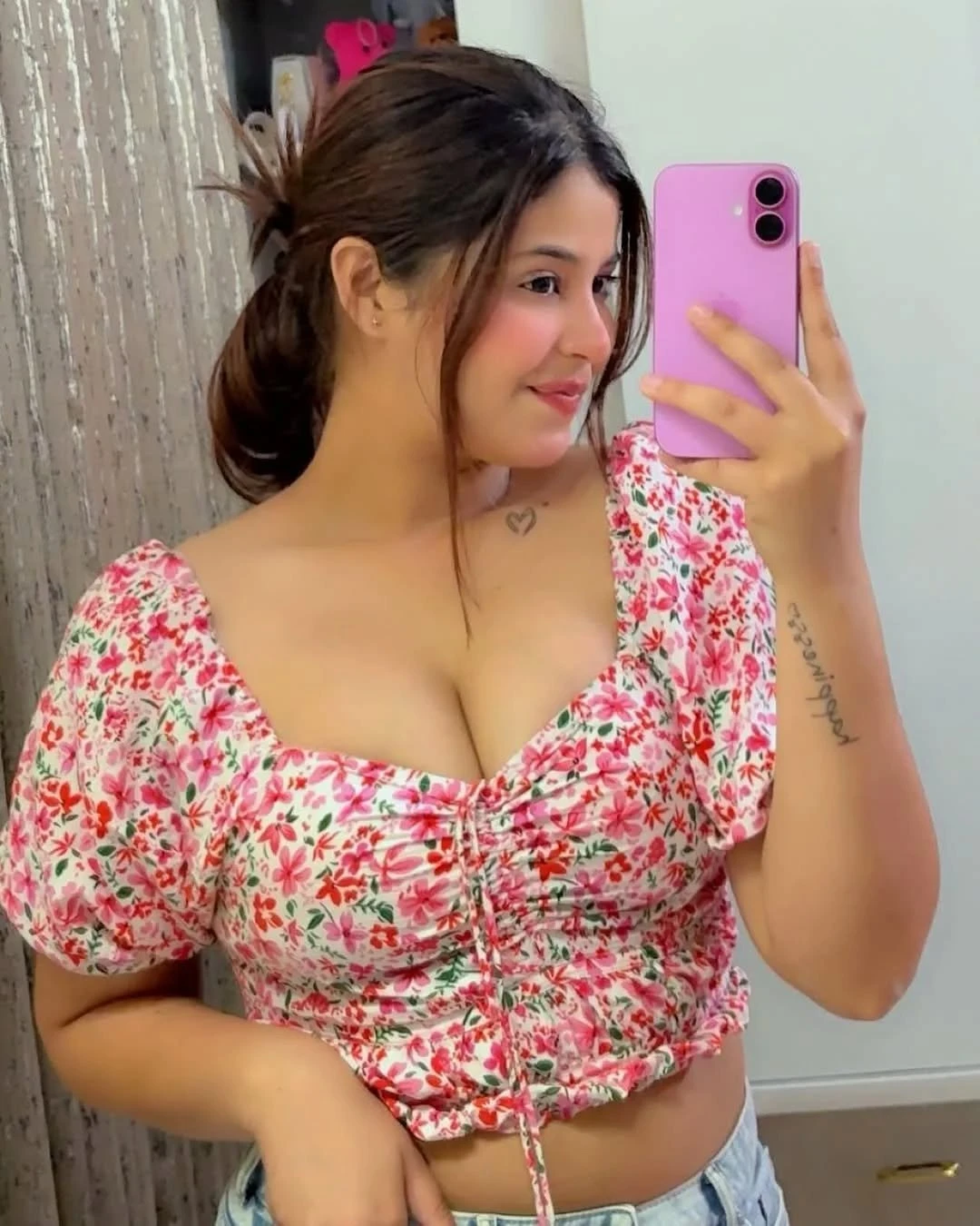 Samiksha – Indian escort in Mumbai — 2 / 3