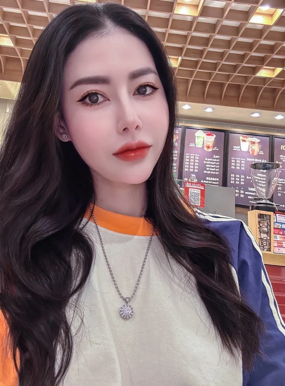 Bé Phương – Vietnamese escort in Ho Chi Minh City — 6 / 7