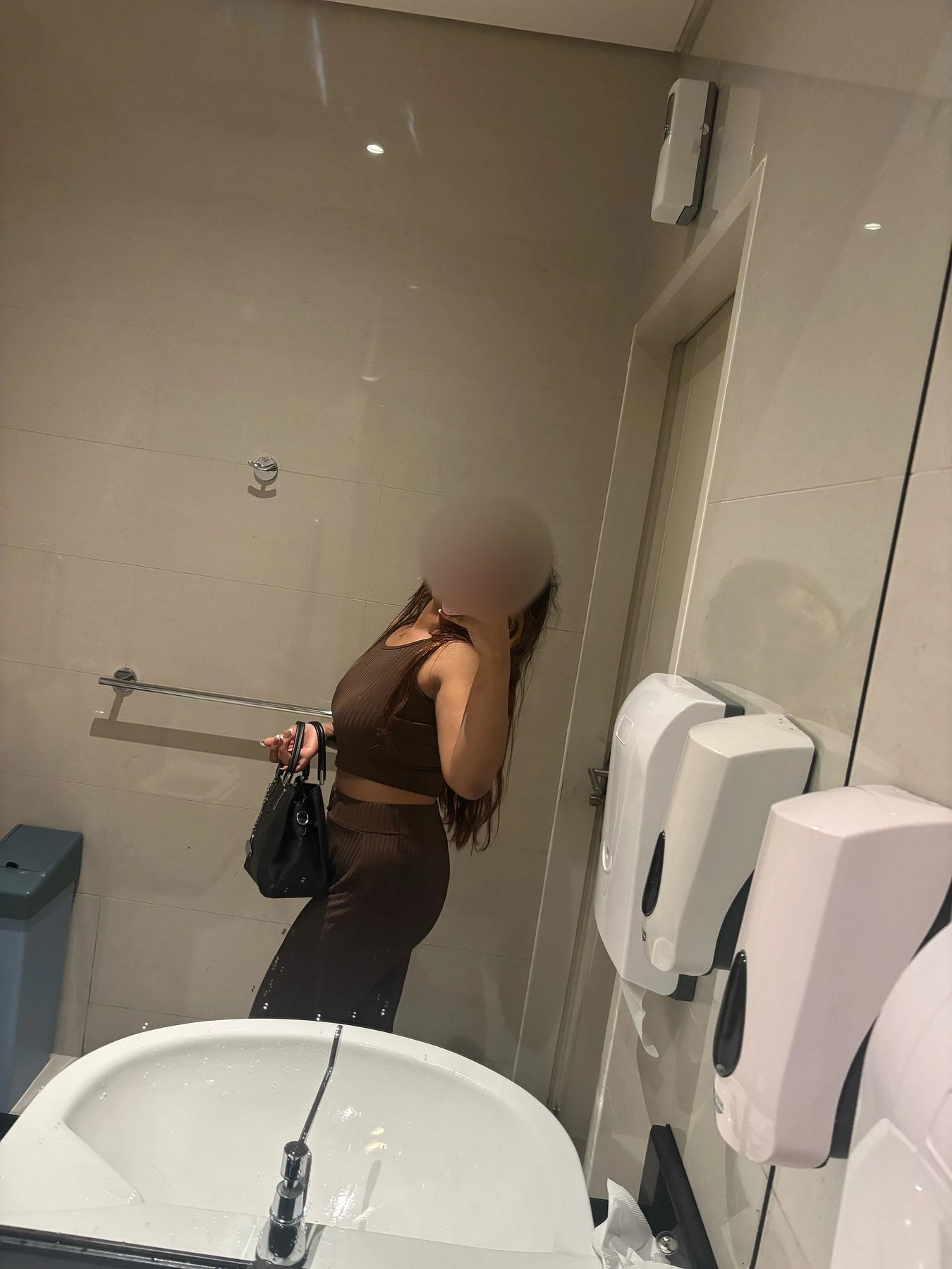 Anjala cam& meet – Sri Lankan escort in Colombo — 8 / 11