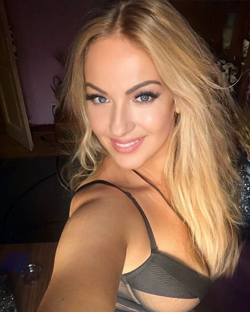 Miss Giselle – Latvian escort in Beirut — 3 / 8