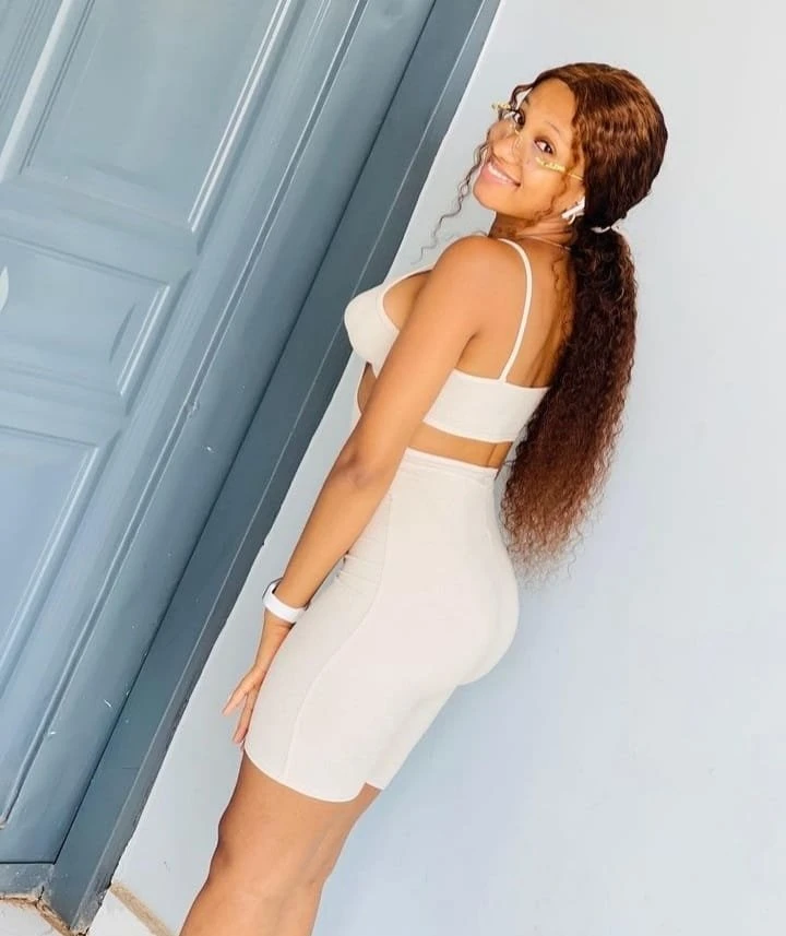 Sexy – South African escort in Beirut — 2 / 5