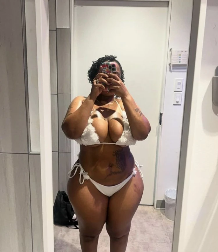Alexia – Australian escort in Dar es Salaam — 2 / 3