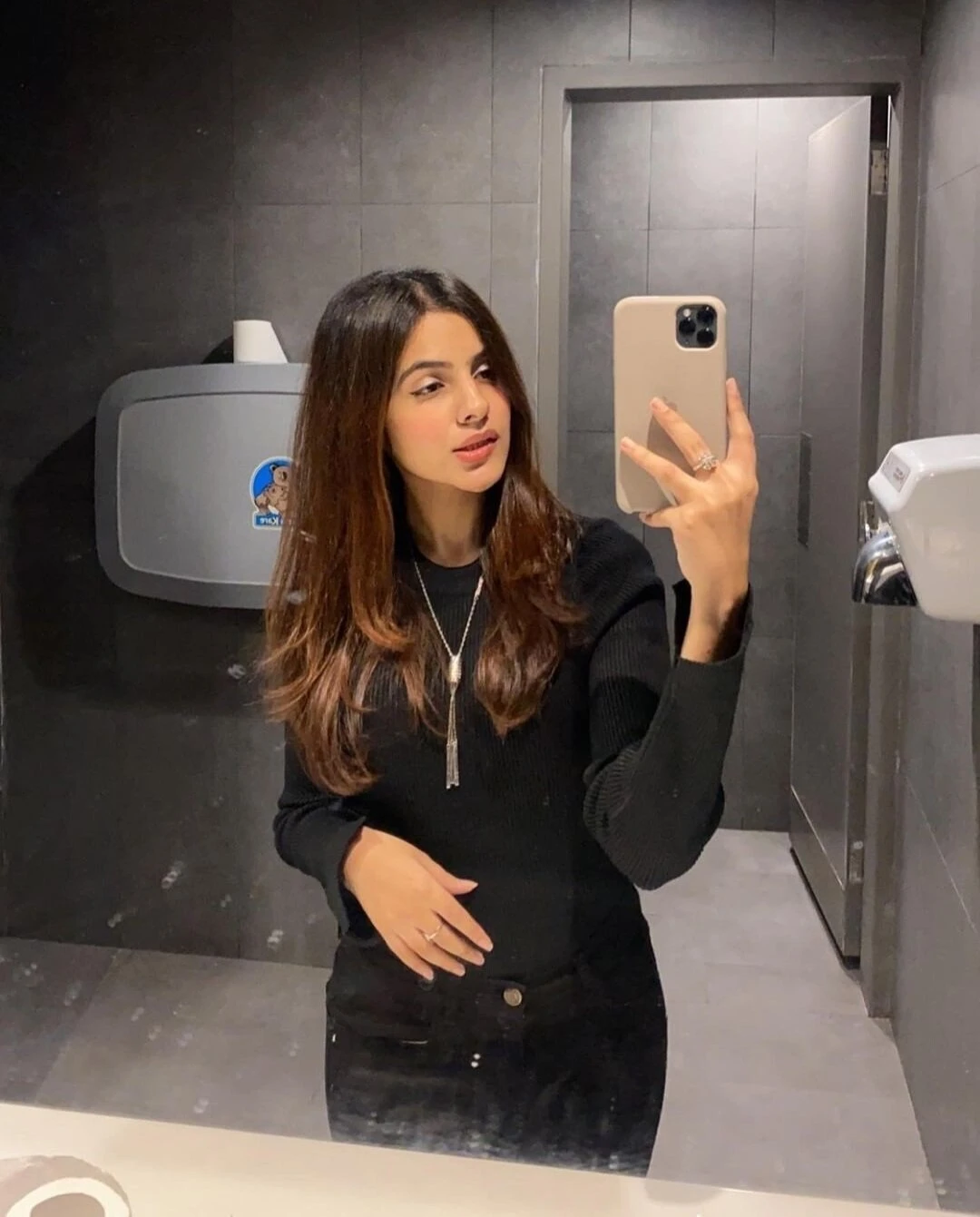 Very Gorgeous 100% Trusted Genuine Model – Indian escort in Pune — 7 / 9