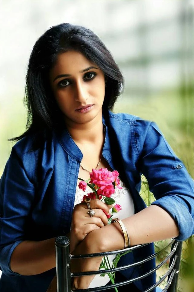 Reha Singh Model – Indian escort in Mumbai — 1 / 5