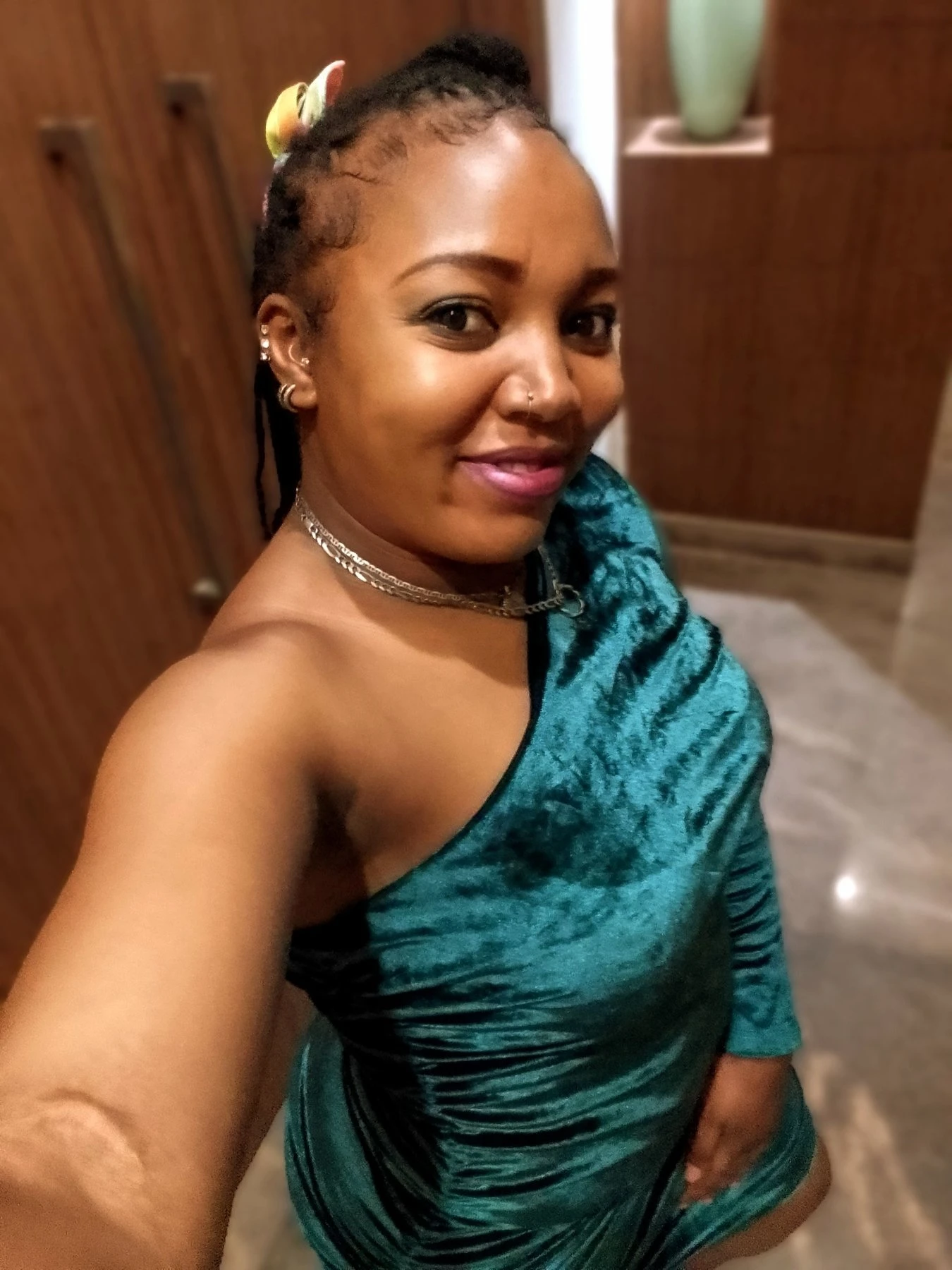 Falcon Mmm – Kenyan escort in New Delhi — 5 / 10