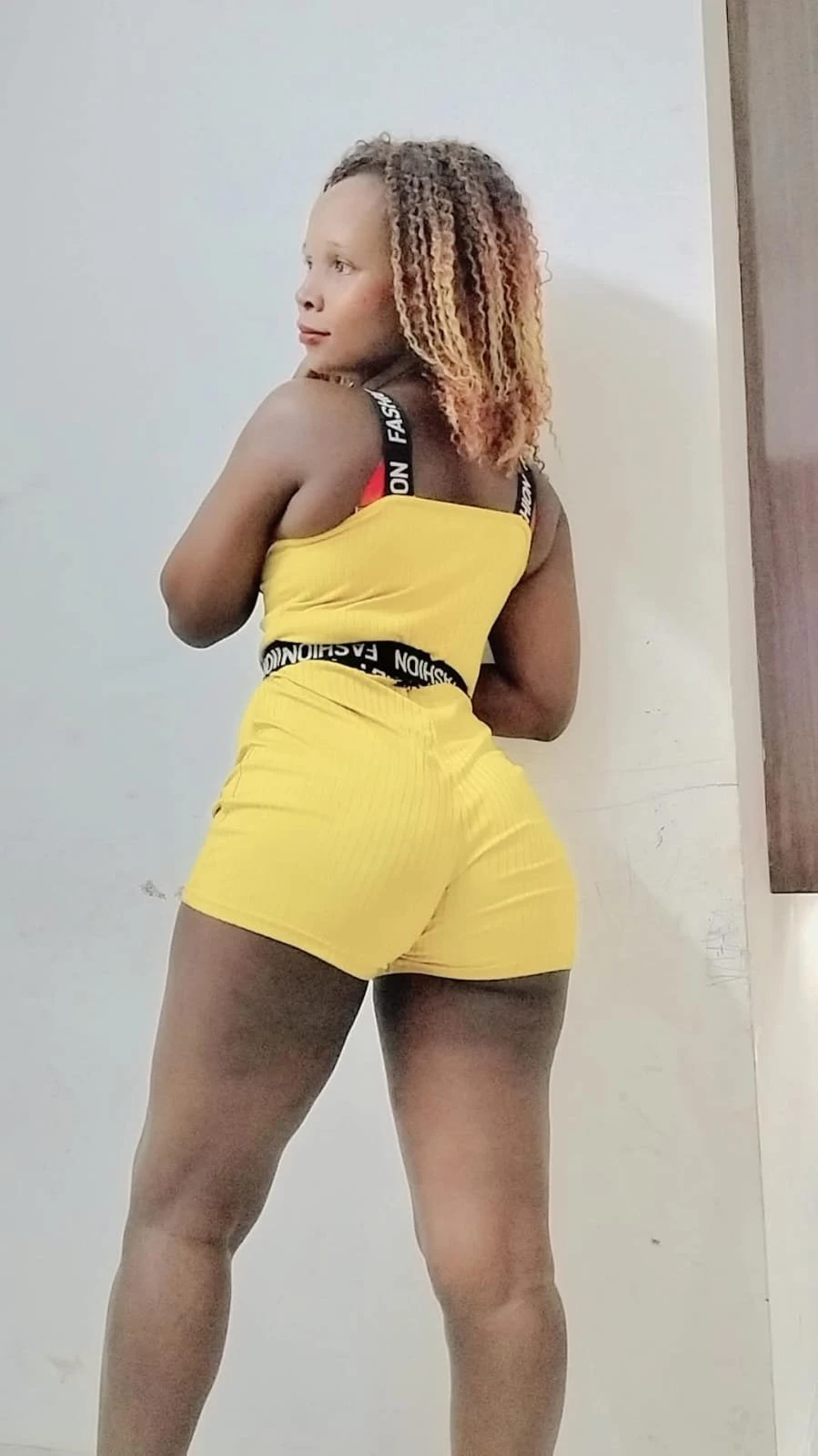 Katrina 70323//58414 – Kenyan escort in Pune — 4 / 5