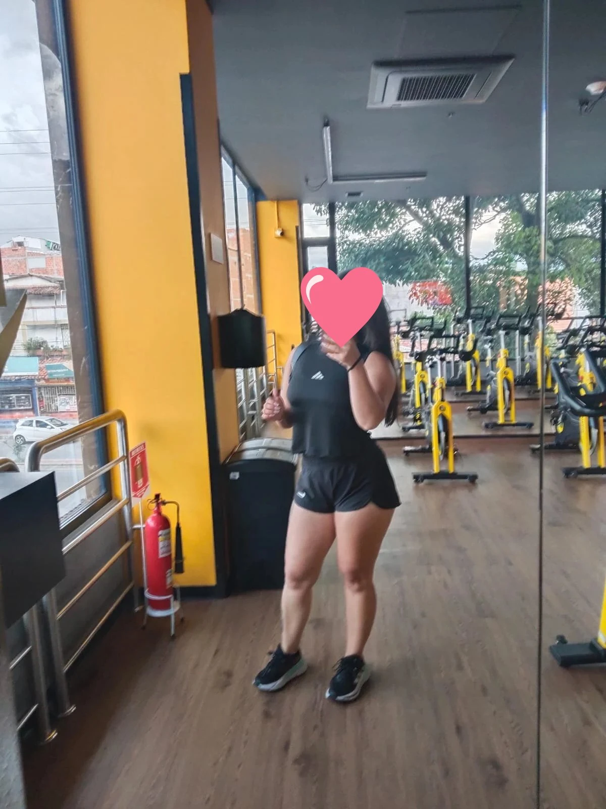 Anamika For Only Cam – Indian adult performer in New Delhi — 1 / 5