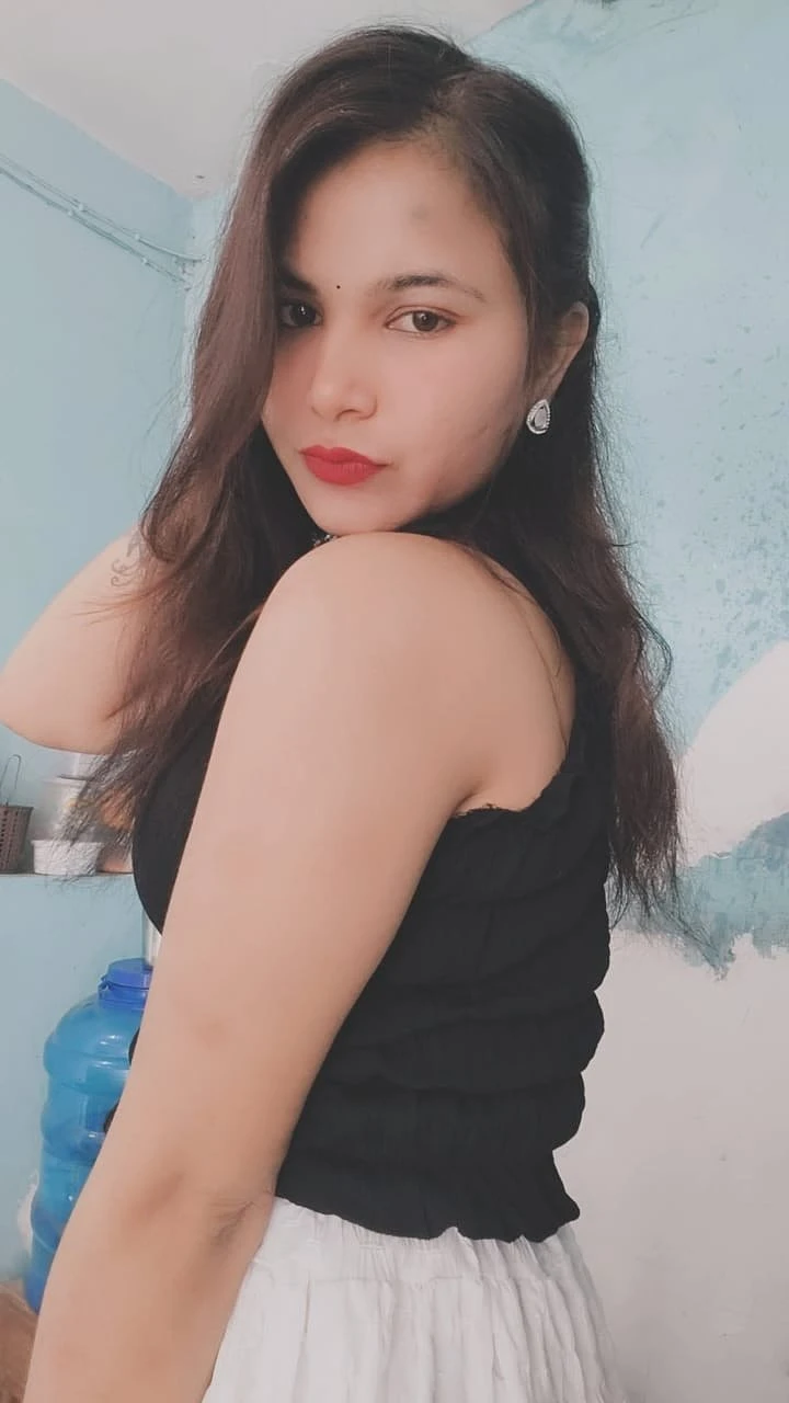 Komal Independent girl – Indian escort in Noida — 2 / 12