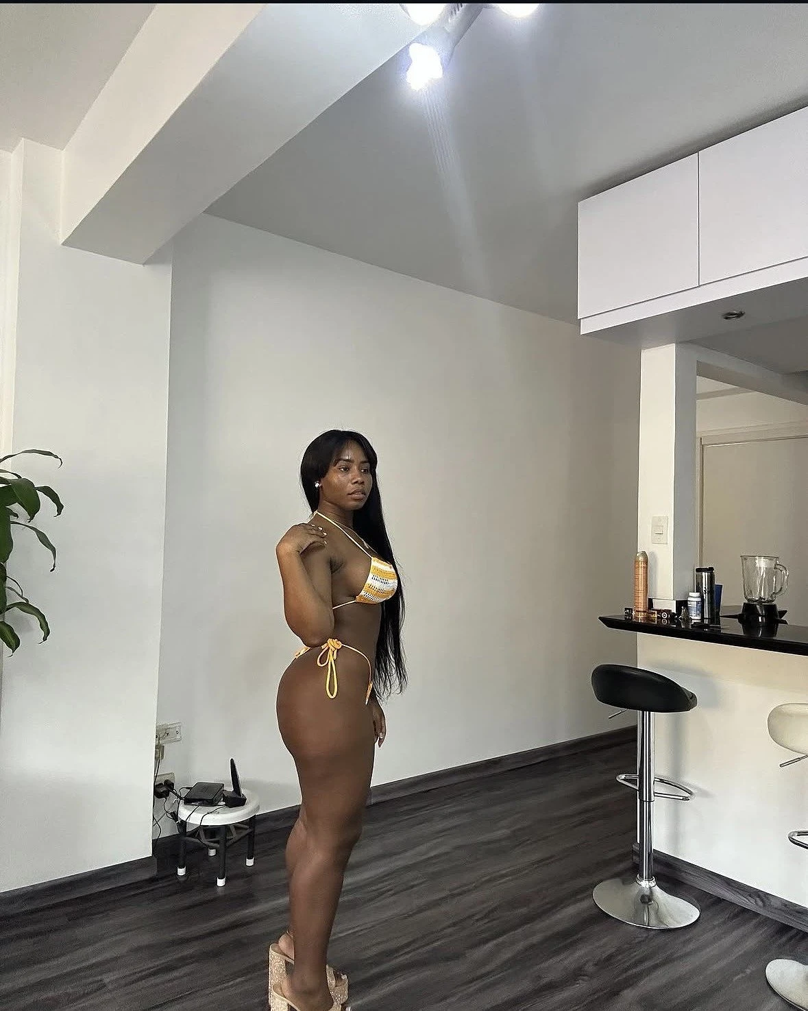 Zuzu – Colombian escort in Dakar — 4 / 5