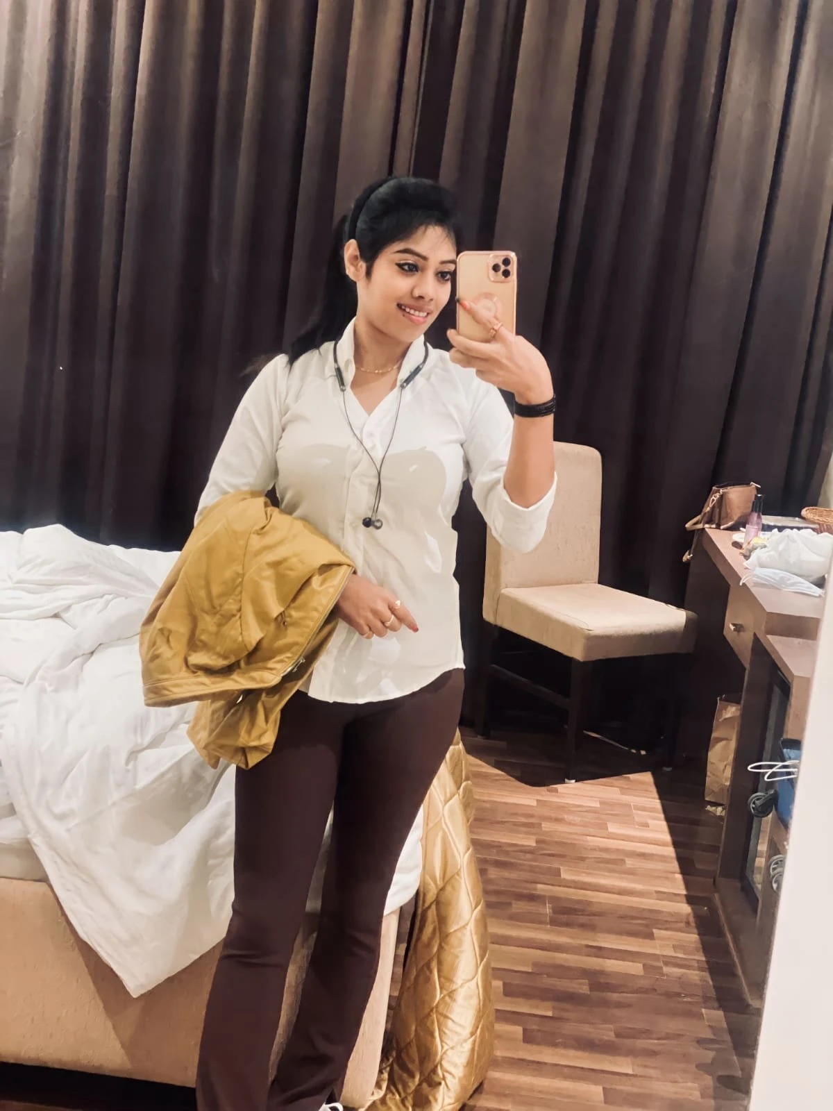 Hyderabad Escort Service – Indian escort in Hyderabad — 3 / 4