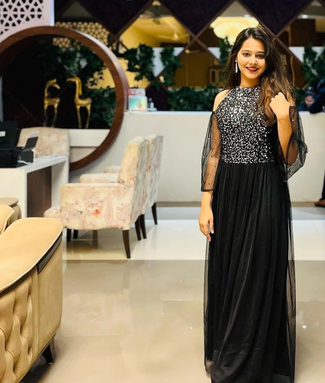 Muskan ( Real Meet & Cam Show) – Indian escort in Pune — 1 / 2
