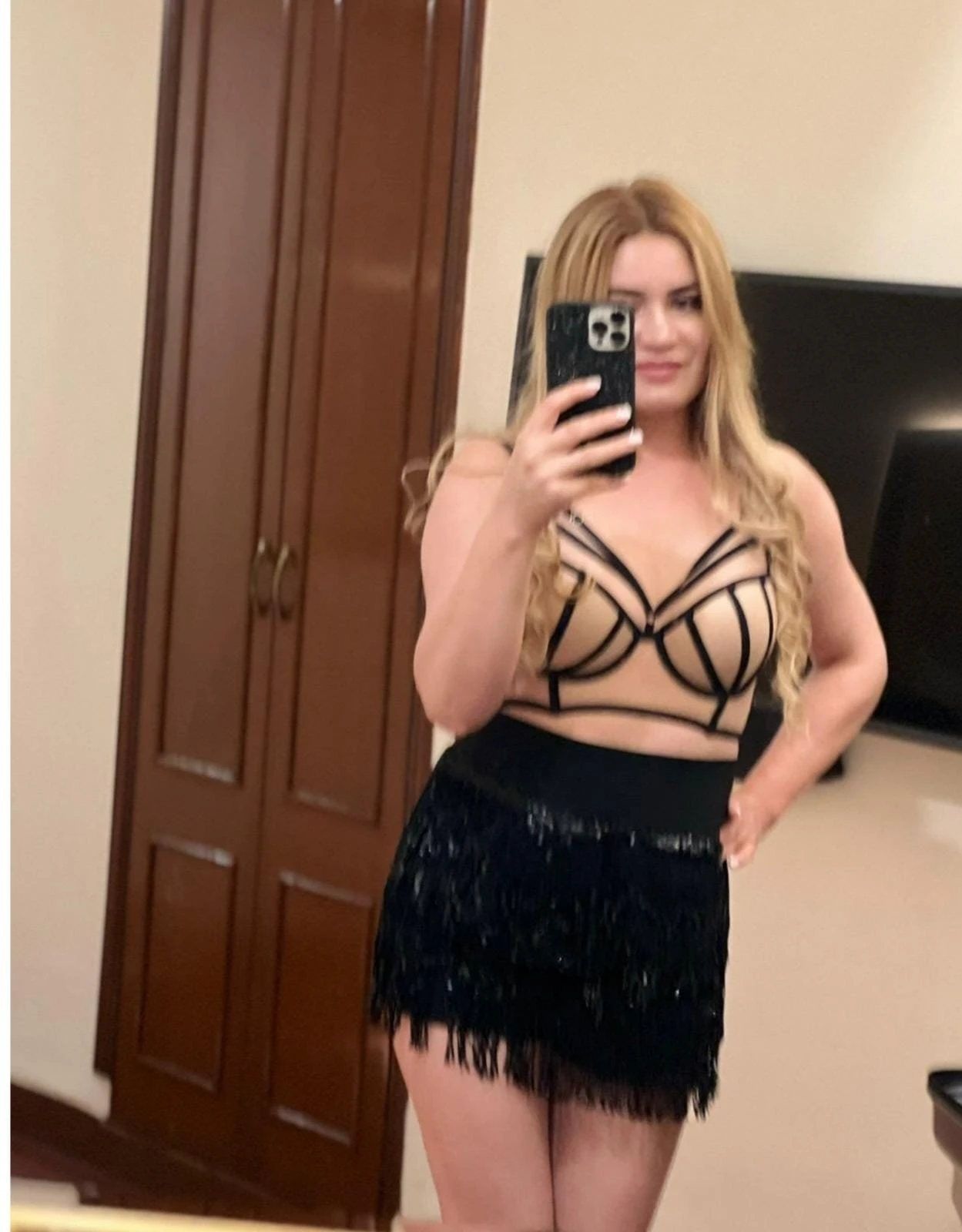 Rose Russian – Russian escort in Mumbai — 1 / 7