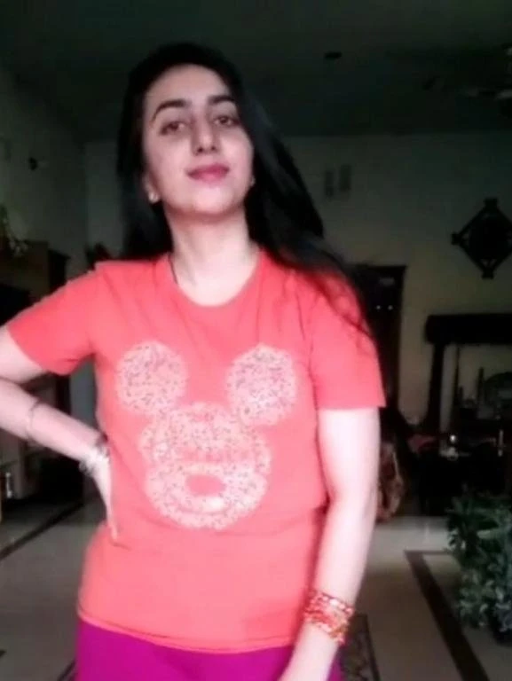 Hot Kirti – Indian escort in Mumbai — 2 / 5
