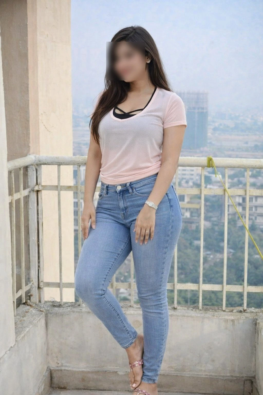 Aarohi Sharma – Indian escort in Noida — 3 / 5