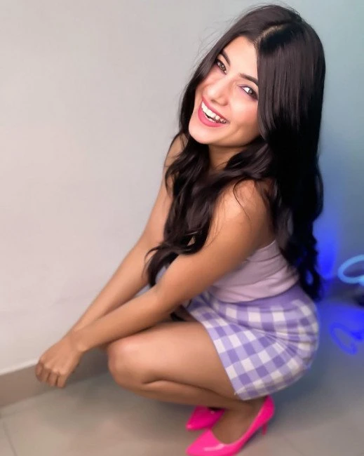 Natasha Arora Attractive Young Model – Indian escort in Hyderabad — 4 / 5