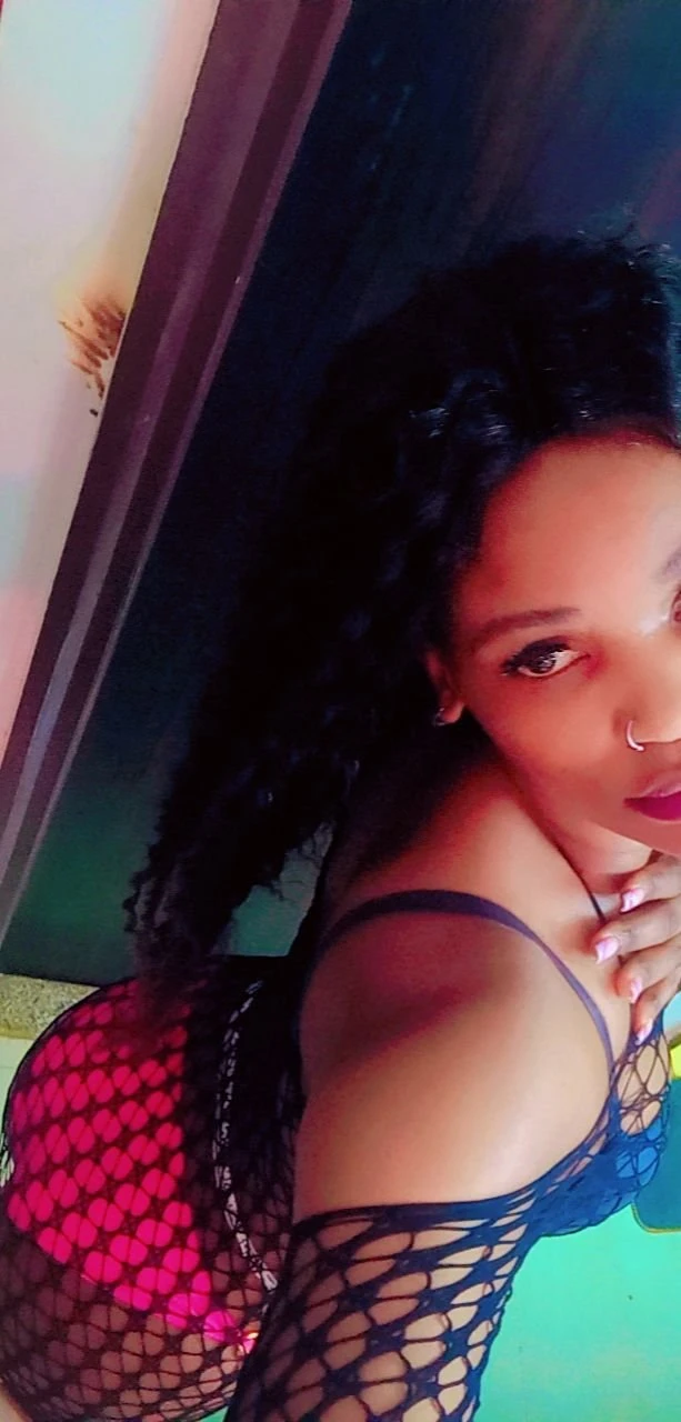 Maya Waters – South African escort in Kathmandu — 11 / 13
