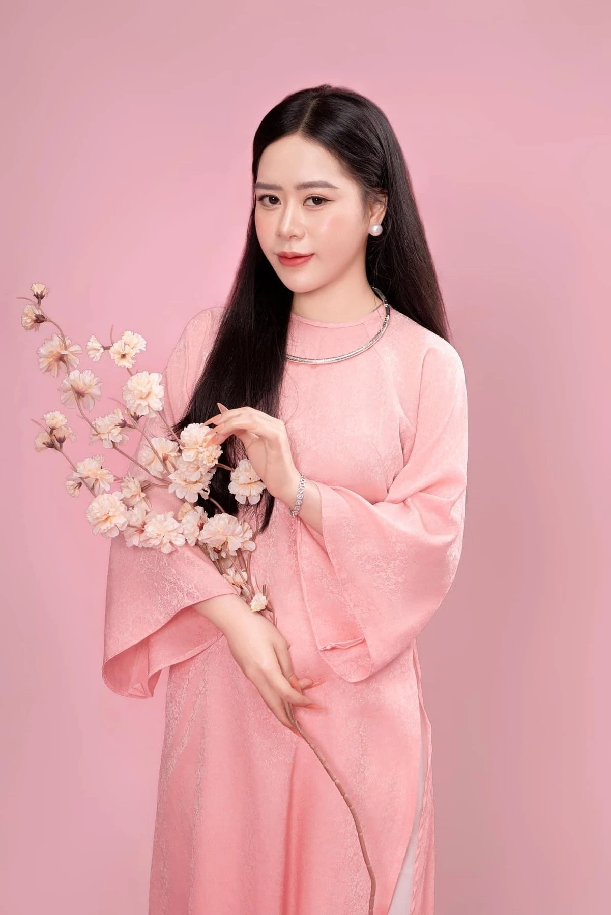 Jenifer – Vietnamese escort in Ho Chi Minh City — 17 / 21