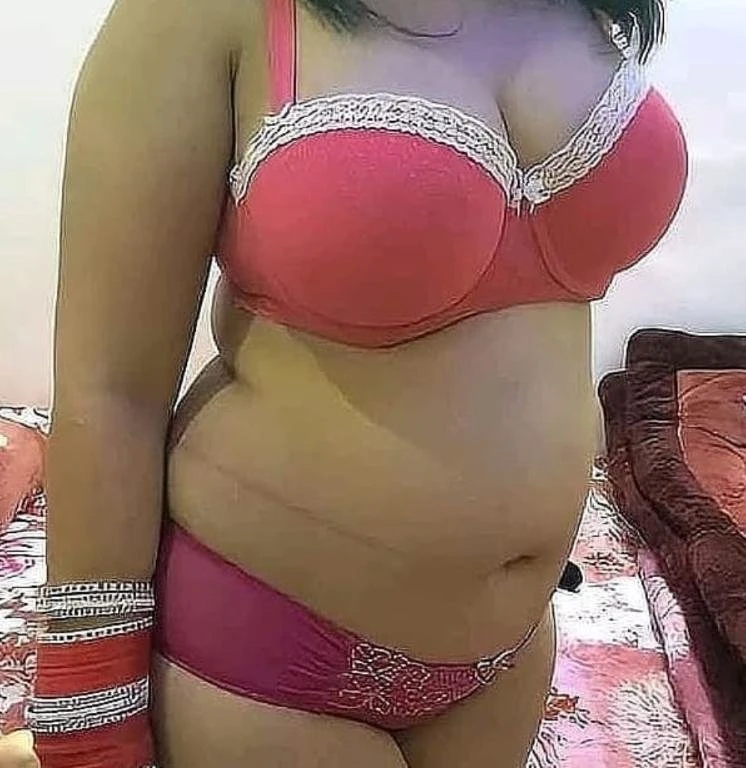Hot Bhabhi in Mumbai – Indian escort in Mumbai — 2 / 3