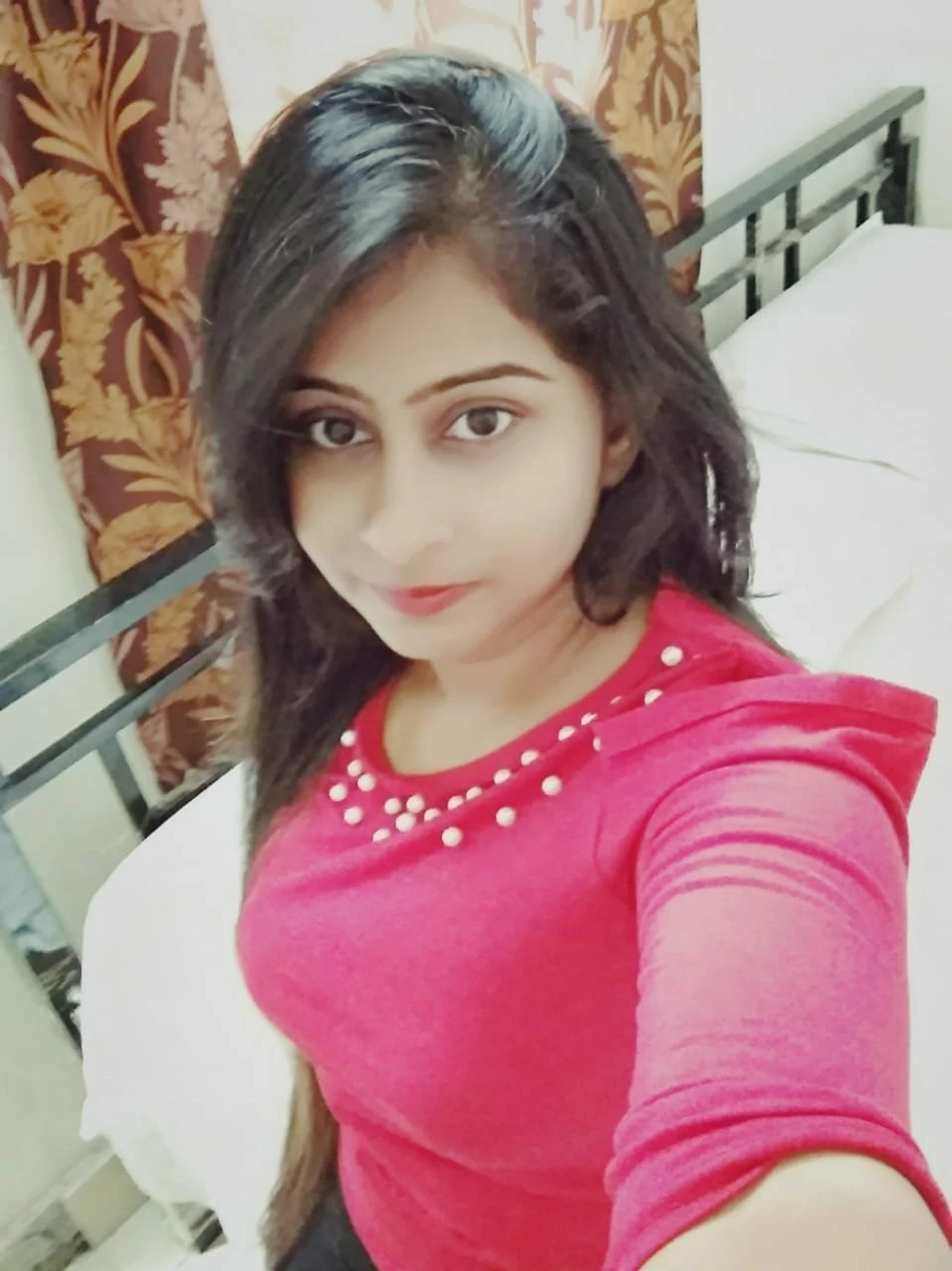 Khushbu – Indian escort in Mumbai — 2 / 3