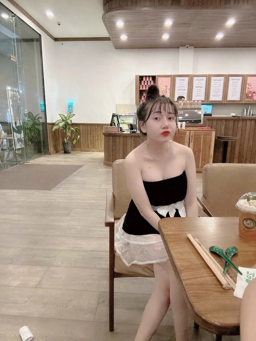 Kelly – Filipino escort in Ho Chi Minh City — 7 / 12