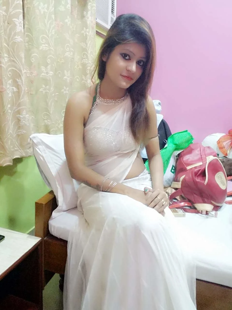 Julie – Indian escort in Kolkata — 3 / 5