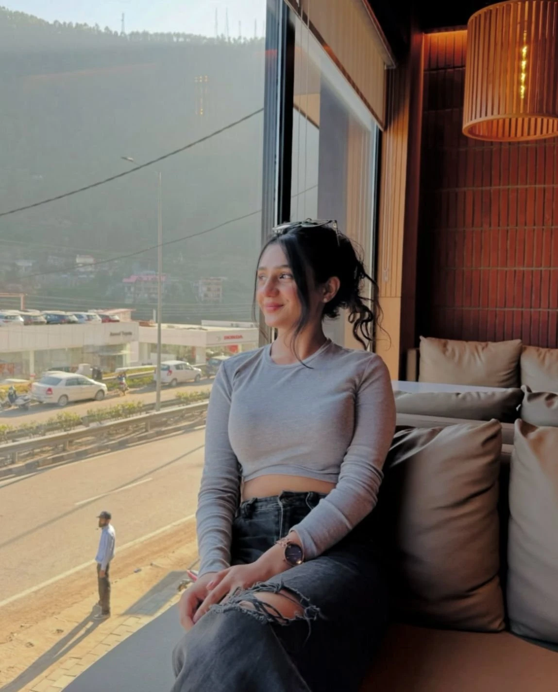 Saina Kapur Real Meet Service Available – Indian escort in Thane — 2 / 4