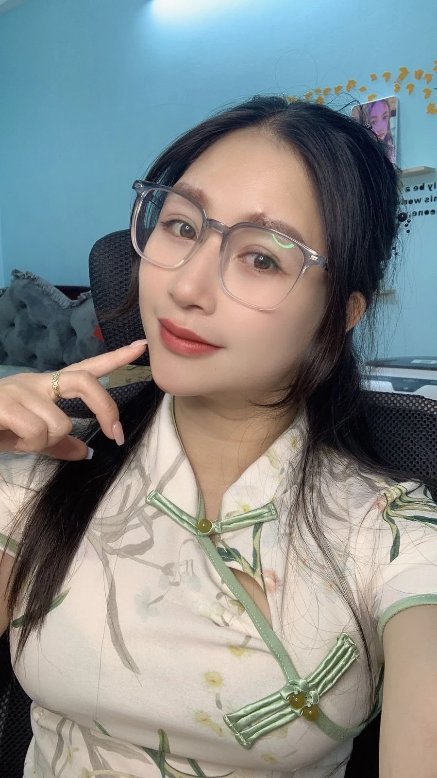 PHUONG ANH – Vietnamese escort in Da Nang — 2 / 23