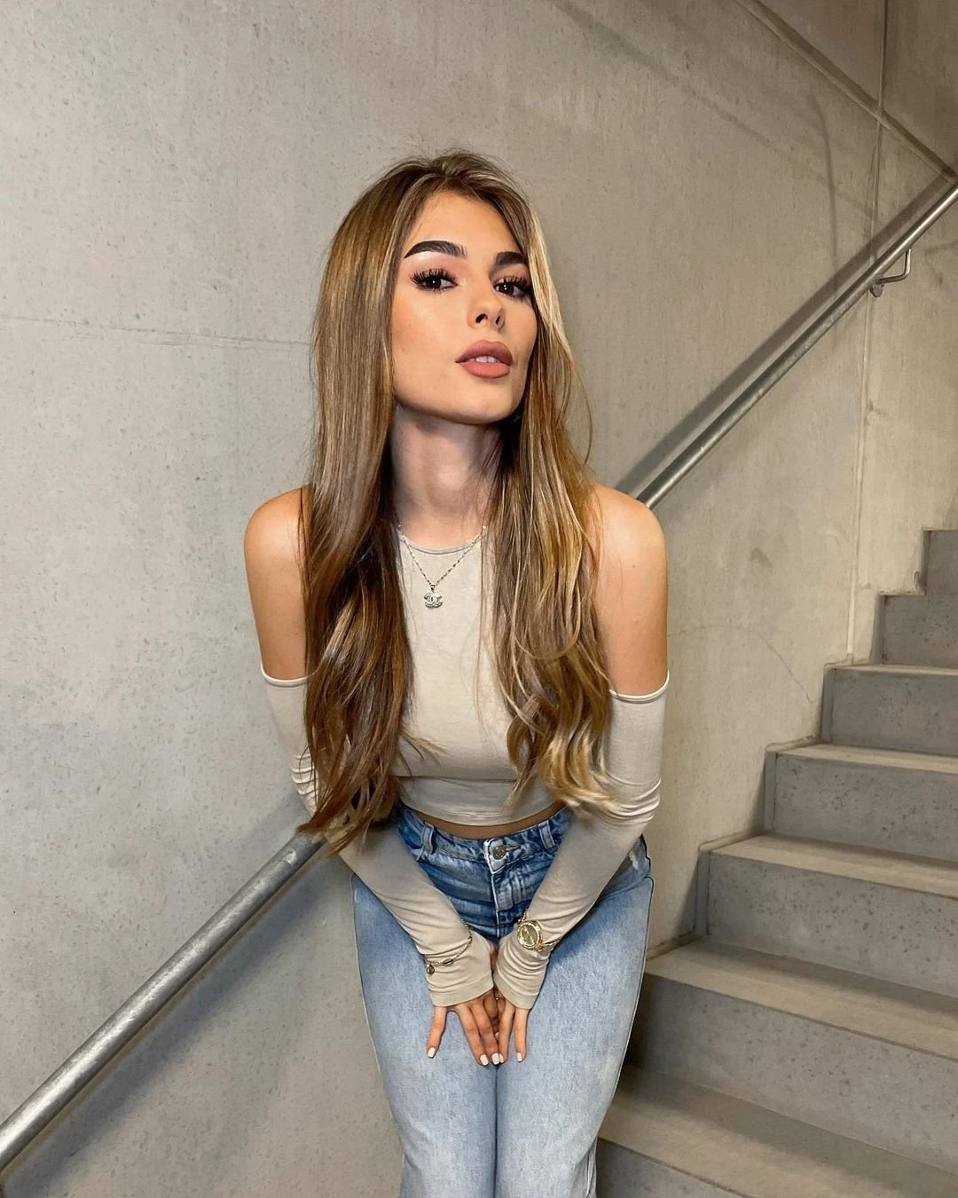 Opheliao – Dutch escort in Budapest — 7 / 8