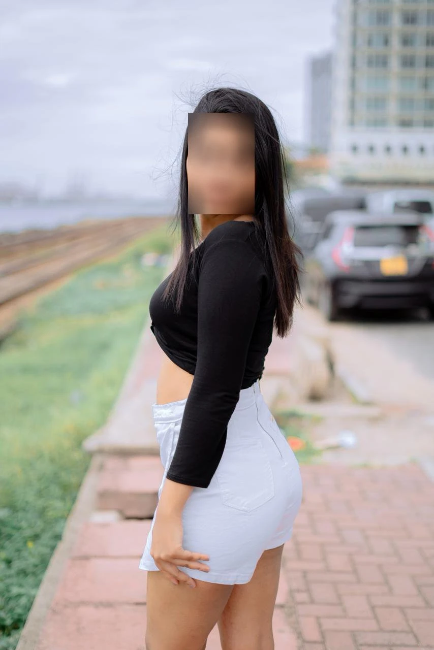 Sheril Fernando GFE (OFFICE Girl) – Sri Lankan escort in Colombo — 8 / 19