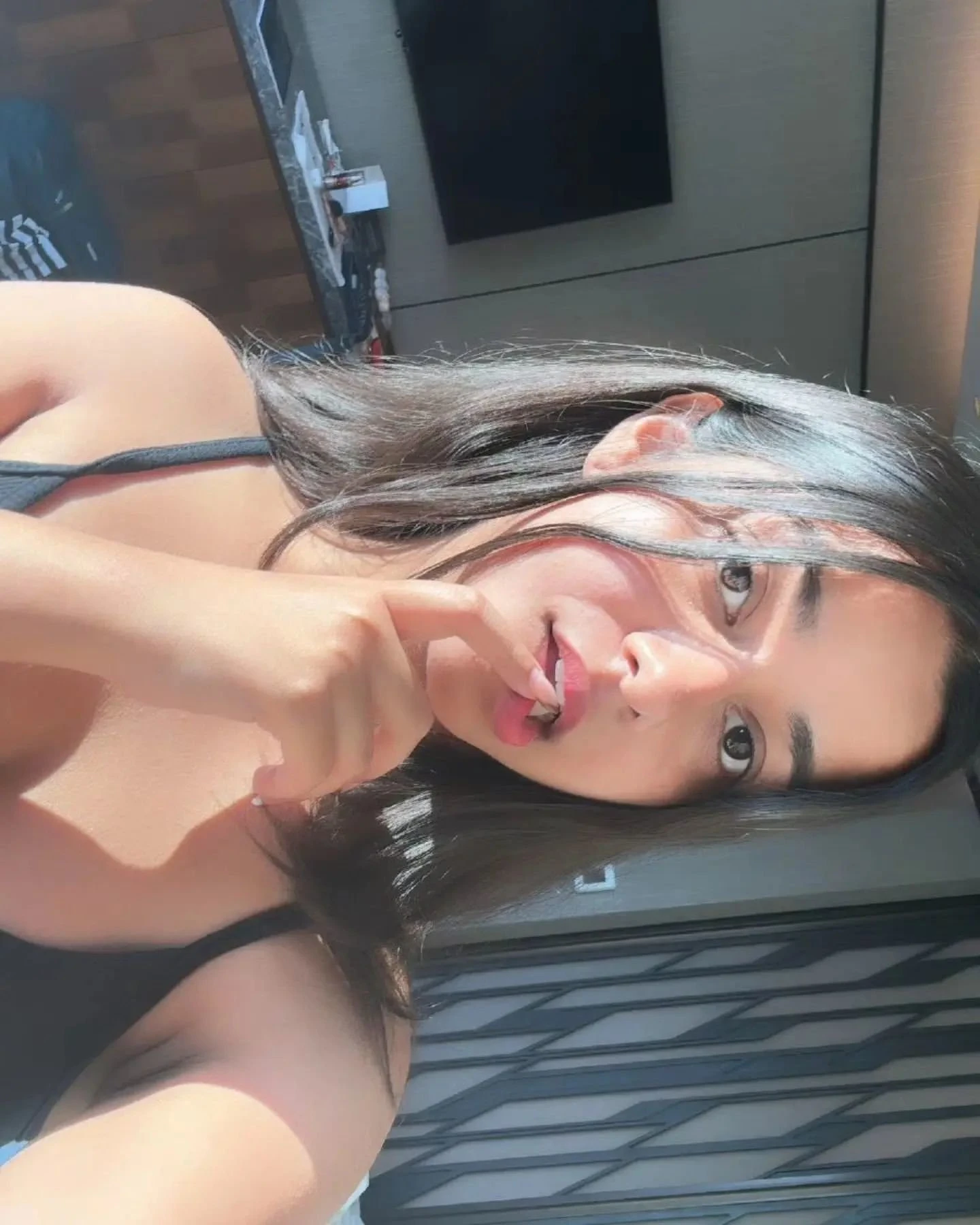 Megaa – Indian escort in Mumbai — 2 / 4