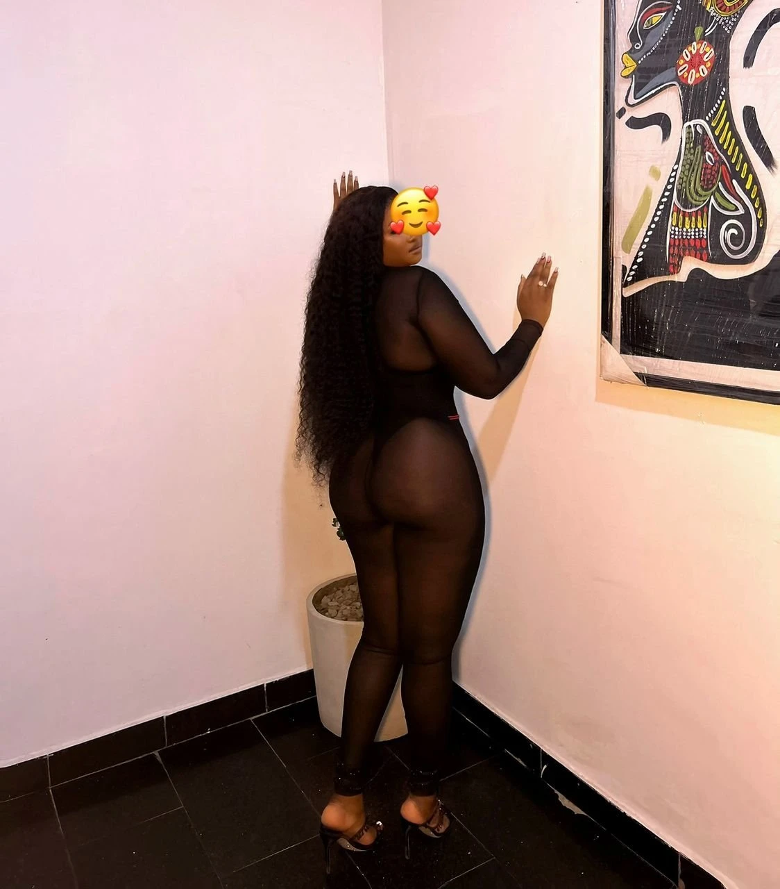 Alexa – Ghanaian escort in Lomé — 2 / 3