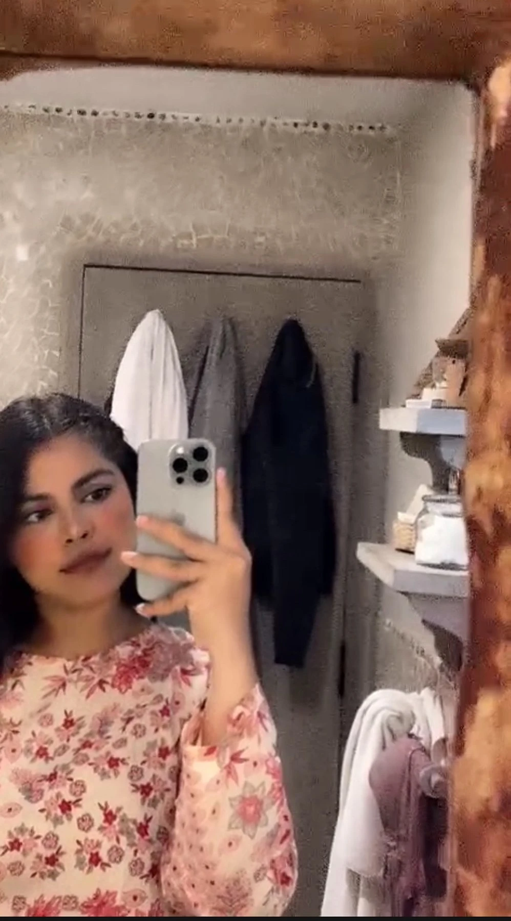 Ishuu – Nepalese escort in Kathmandu — 3 / 6