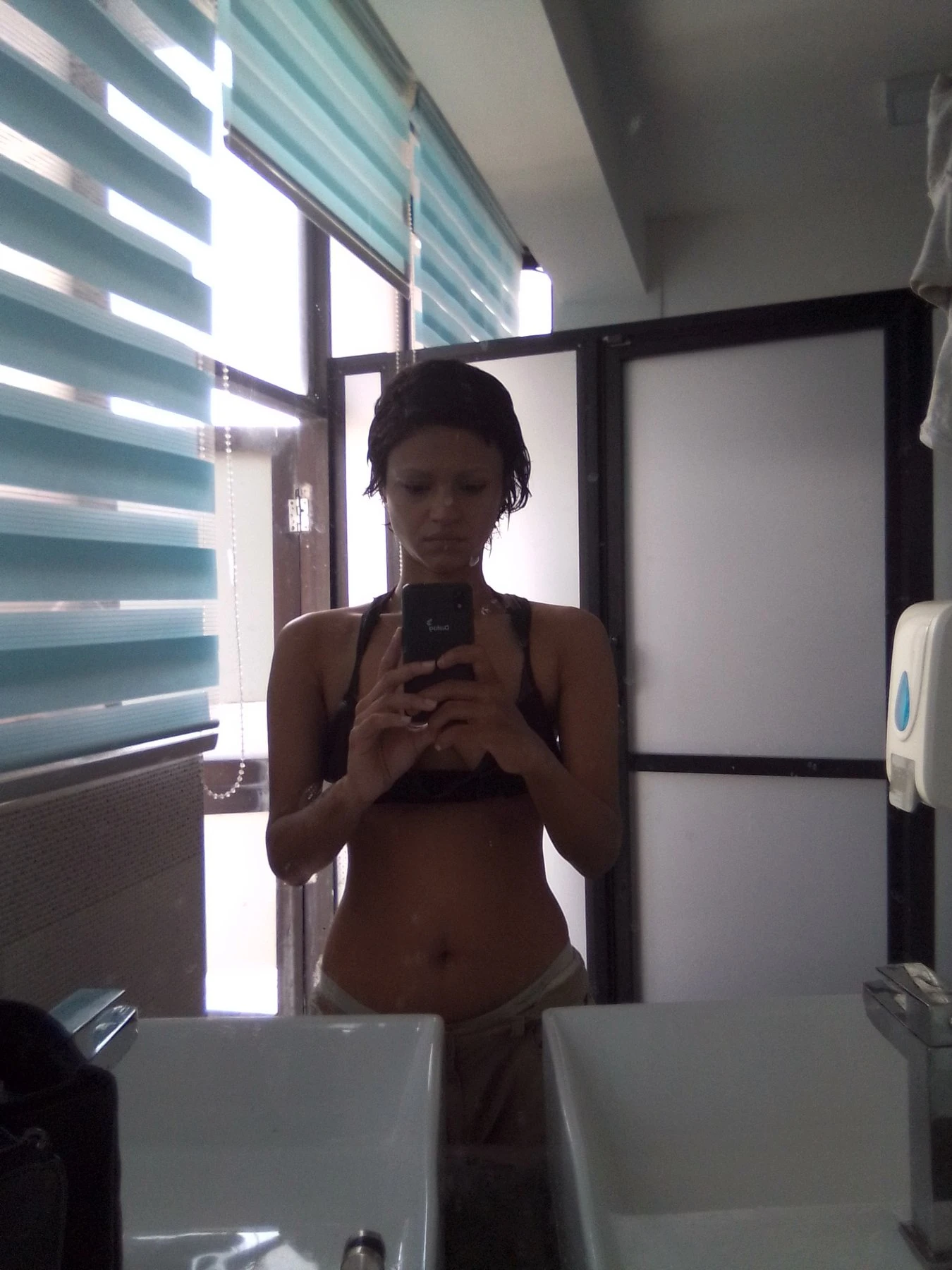 Lucy – escort in Colombo — 8 / 16