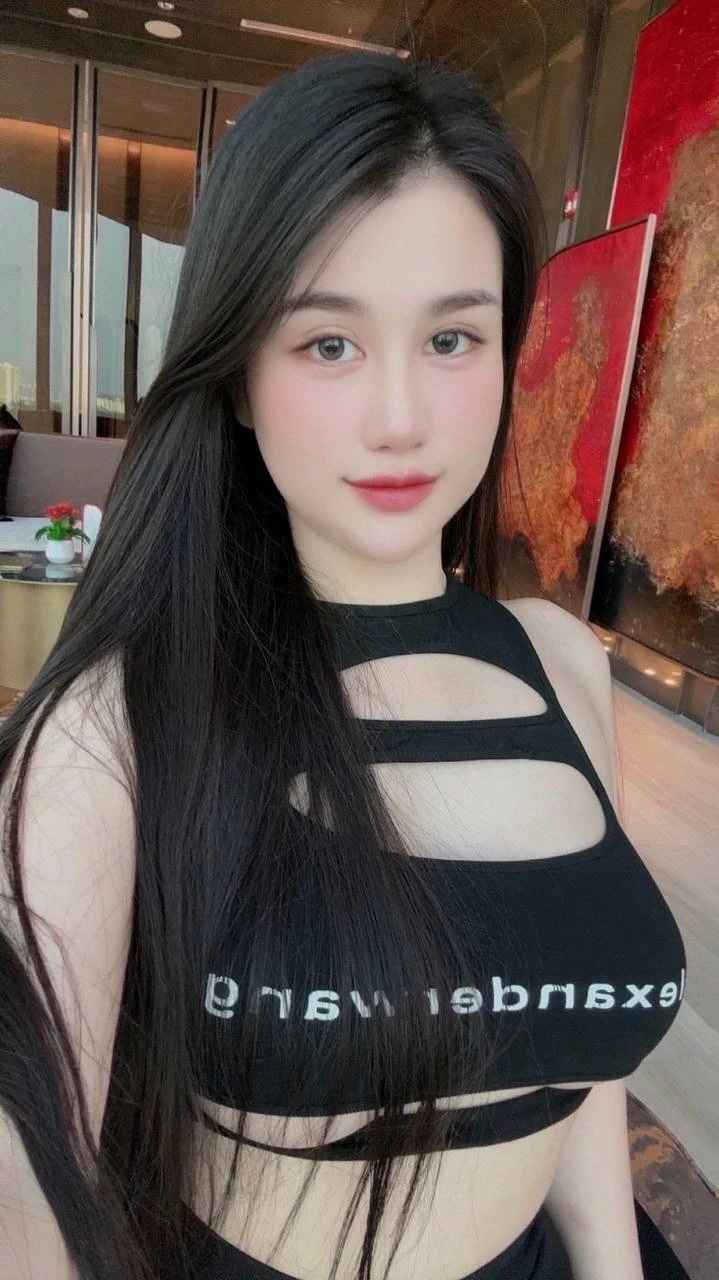 Nina – Vietnamese escort in Ho Chi Minh City — 3 / 16
