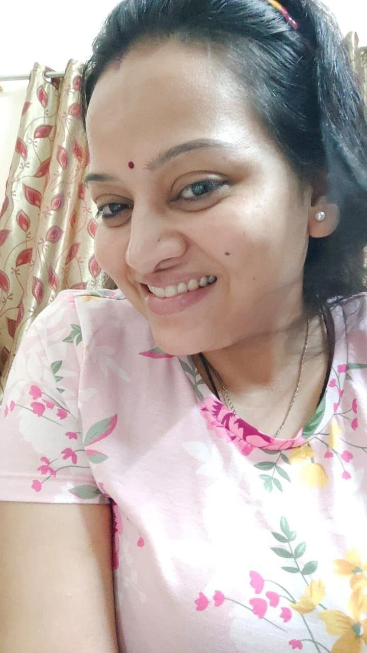 Pooja Aunty – Indian escort in Noida — 3 / 7