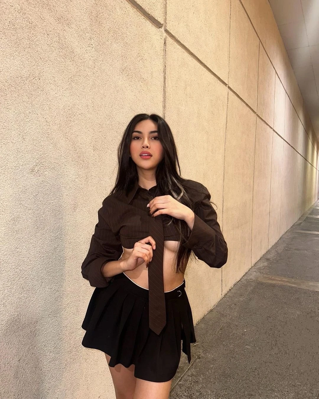 ELYSE – North Korean escort in Macao — 5 / 8