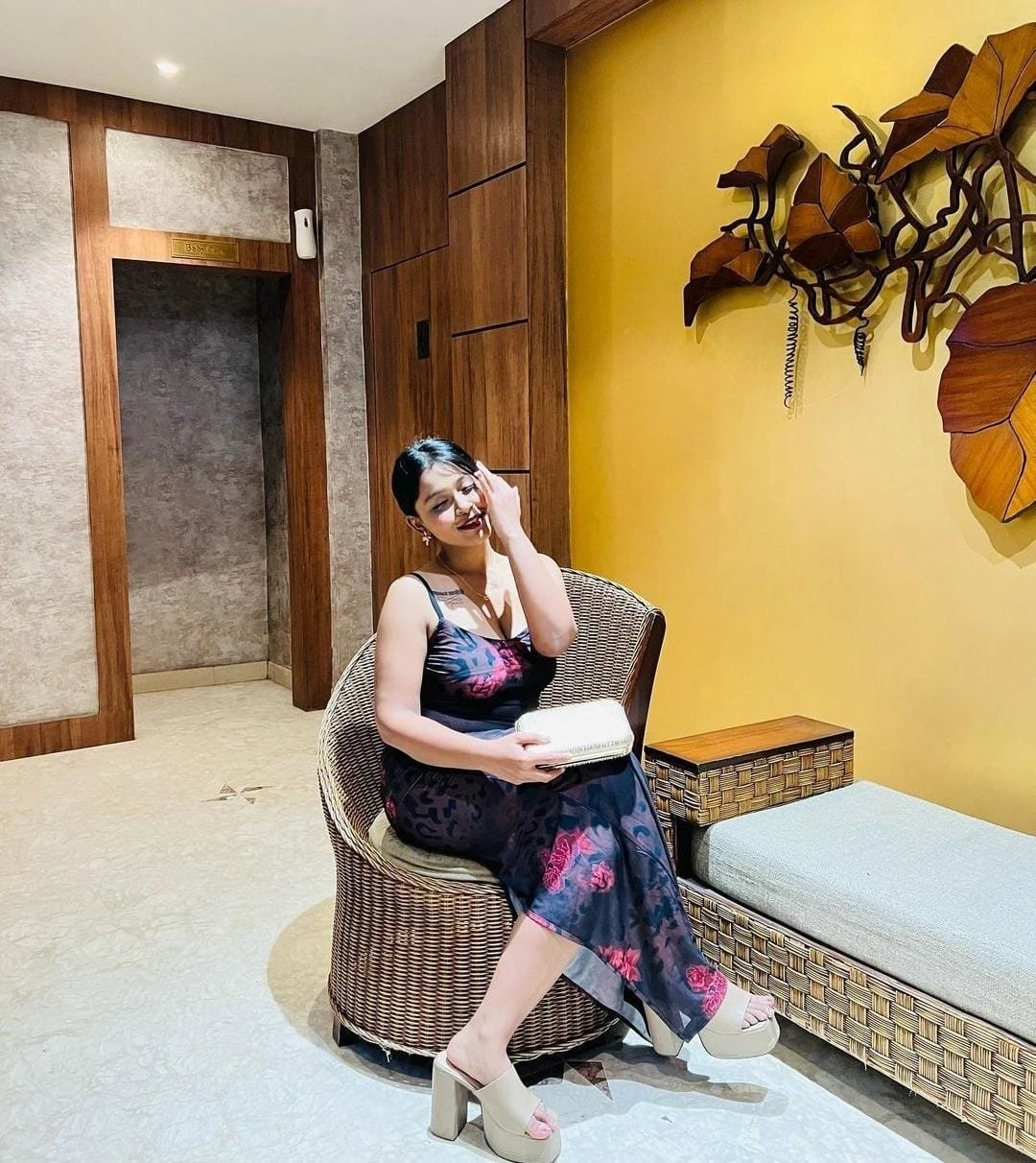 Navya Srinagar Verified Escorts Service – Indian escort in Srinagar — 5 / 6