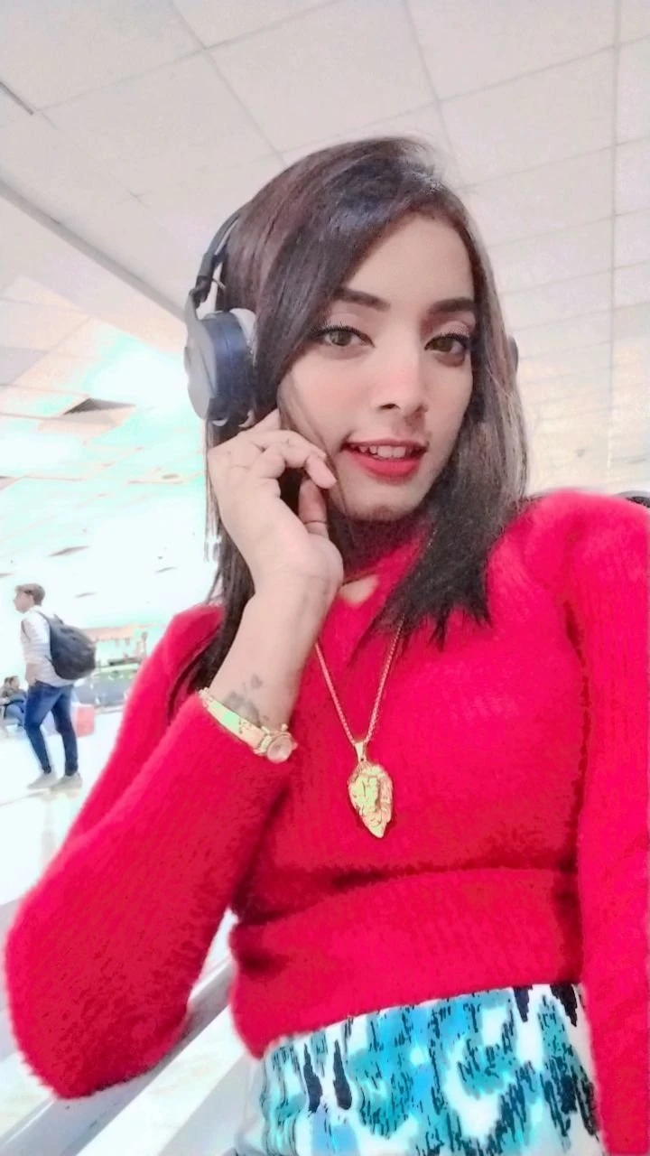 Nisha Sharma – Indian escort in Mumbai — 3 / 6