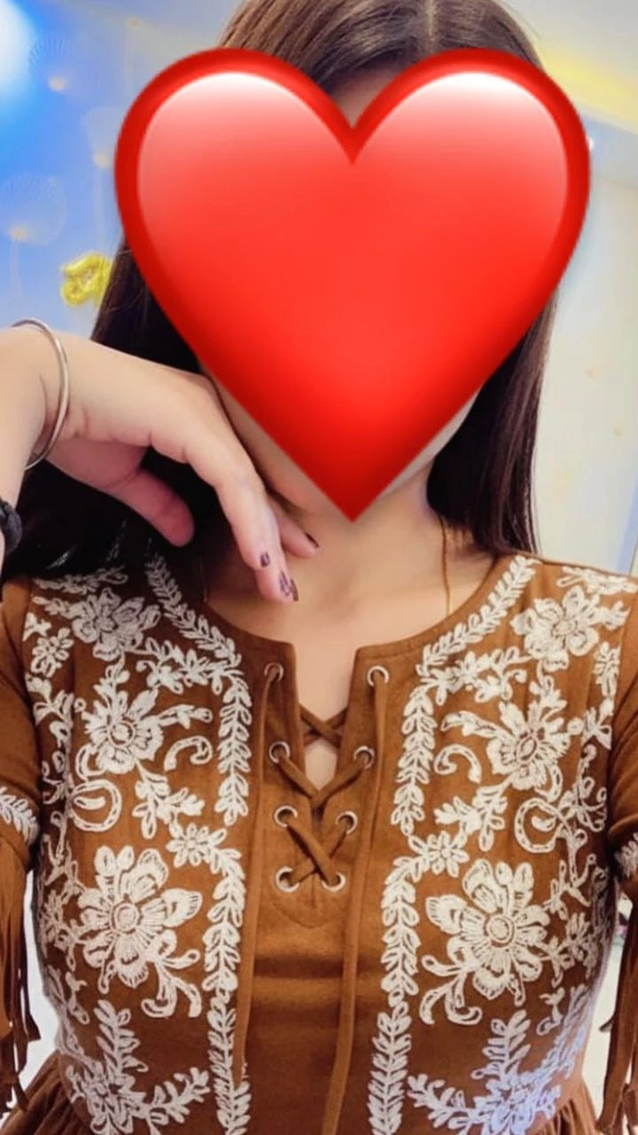Pooja – Indian escort in Noida — 3 / 8