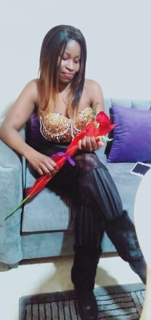 Carol Dee – South African escort in Beirut — 3 / 4
