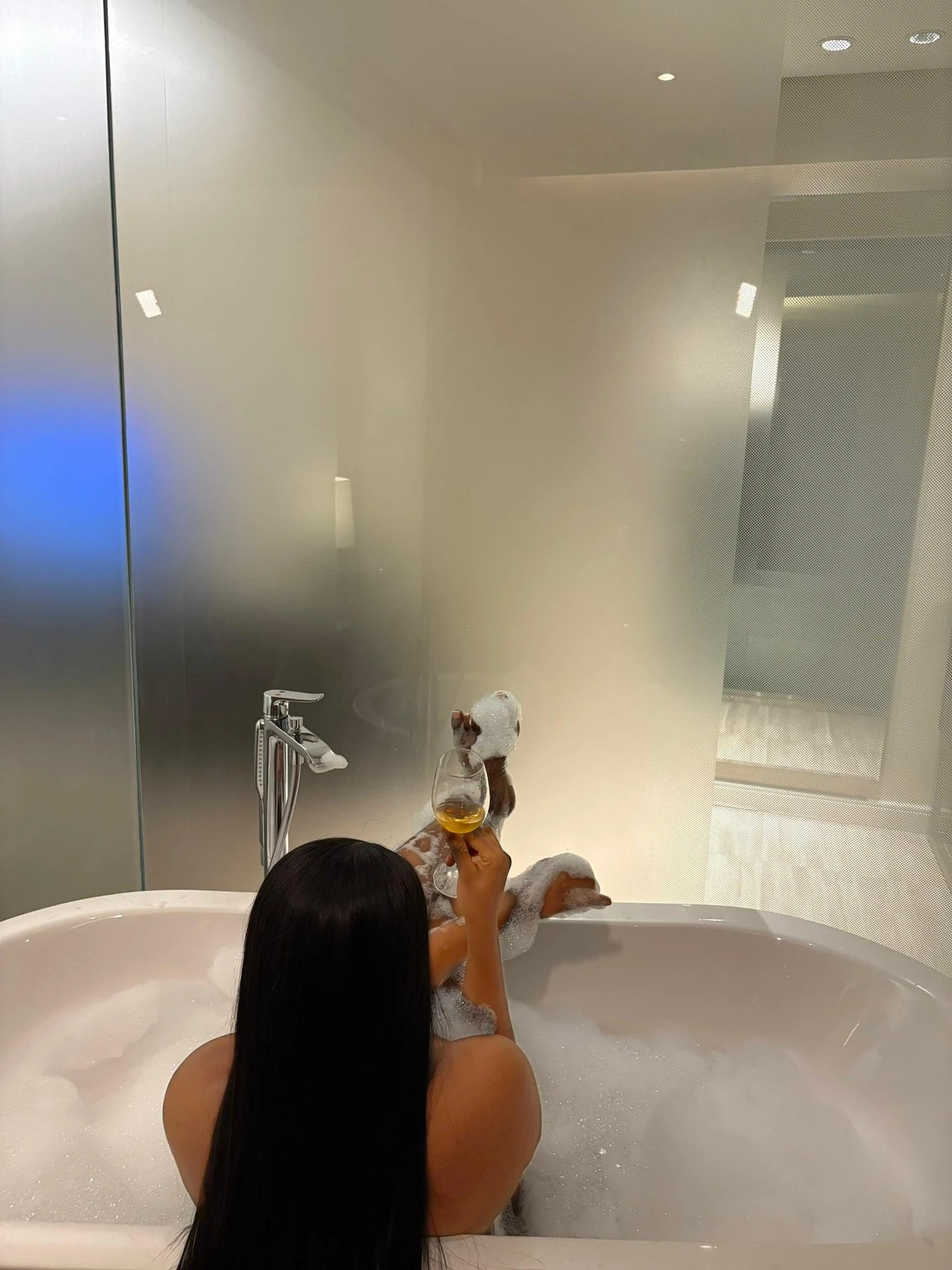 Samara – Colombian escort in Abidjan — 2 / 6