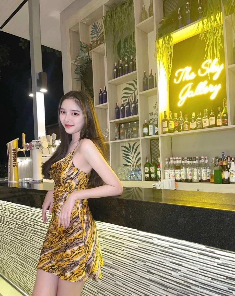 Pingping VIP 萍萍 – Singaporean escort in Macao — 7 / 24