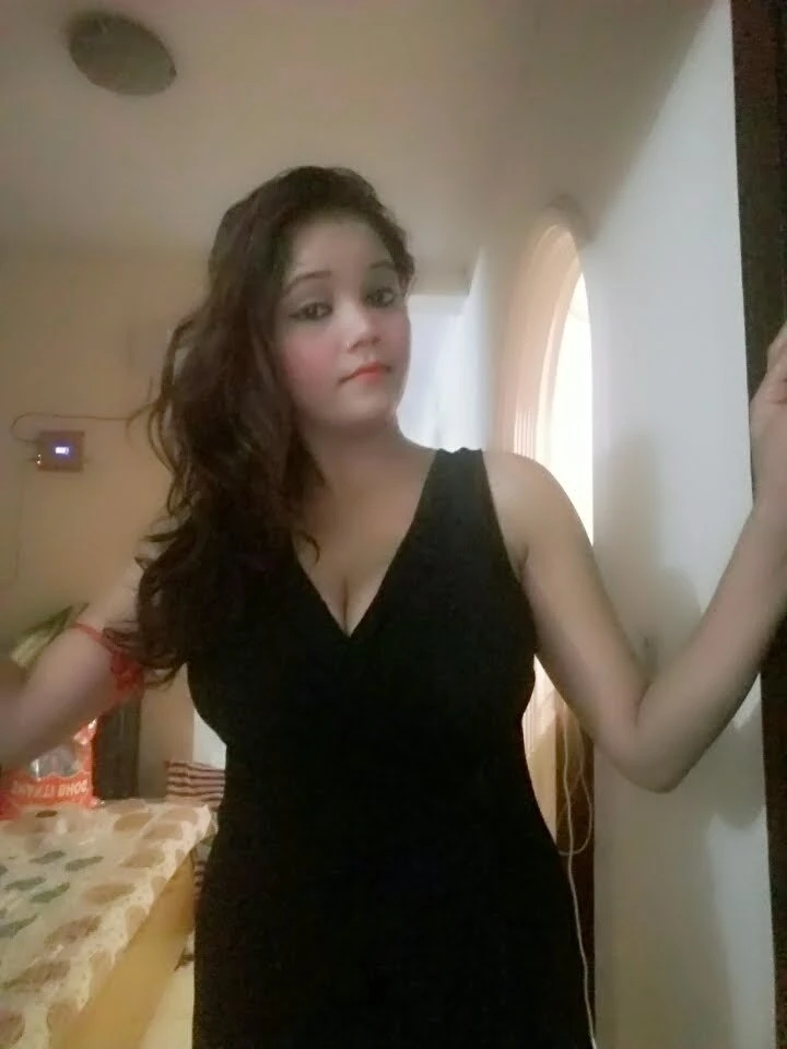 Neha Kaur – Indian escort in New Delhi — 1 / 4