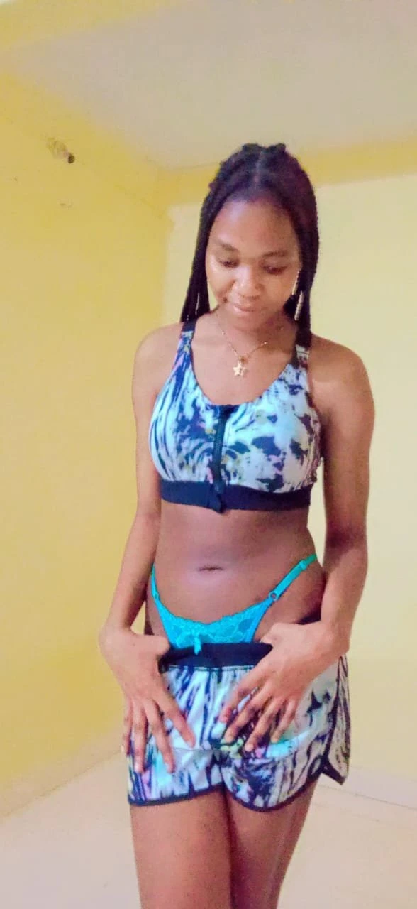Shalom – Burundian escort in Pune — 5 / 7